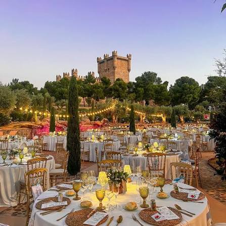 Ambiente de banquete y fiesta en el castillo